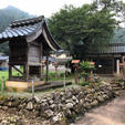 細川ガラシャゆかりの里
明智神社

明智神社の全貌ですが、メチャ小さくくコレは祠ですね、此処へ案内する看板の方が遥かに大きいです(笑)

#サント船長の写真　#明智光秀　#細川ガラシャ　#小さな祠