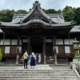 源氏ゆかりの寺院「修禅寺」。
温泉水が湧く手水舎をはじめ、季節限定の御朱印をいただくことができます！
温泉と合わせて、参拝に訪れてみませんか？

#静岡 #伊豆 #修善寺 #温泉 #修禅寺 #御朱印 #旅田サトシ