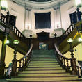 大阪府立中之島図書館

外観にも圧倒されたけど
館内に入ったらこの大階段で驚き！