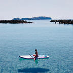 新島
前浜海岸でのSUP!
船底は白く、波がないと海に浮いているというよりも宙に浮いてるような写真が撮れます。
#新島