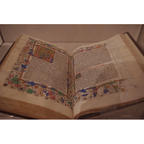 the Met Cloisters— this beautiful hand written book クロイスターズの手描きの本