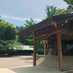 虹が架かる安房神社