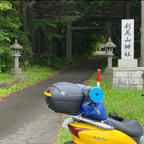 利尻神社
2020年7月27日かな？
京都からバイクで🛵
真夏の日本ですが、利尻島は夏でもメチャ寒いですね😨
神社仏閣巡りは大好きで、良く参拝しますが、此の利尻神社は私が参拝した神社では離島では日本の一番北の神社ですね😄

京都の神社仏閣とは建て方が随分と違いますが、極寒の地の神社です。

#サント船長の写真　#全国神社仏閣巡り　#北海道