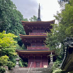 滋賀県の長命寺の三重塔