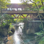 伊豆・修善寺にある温泉旅館「湯回廊 菊屋」。江戸時代に開業した老舗旅館で夏目漱石や副島種臣など、著名人も滞在したことがあります。
桂川の美しい風景を楽しめるほか、2021年にオープンした別邸では客室付き露天風呂も楽しめます！
修善寺の歴史ある温泉旅館で有意義なひと時を過ごしてみませんか？

#静岡 #伊豆 #修善寺 #修善寺温泉 #湯回廊菊屋 #温泉旅館 #温泉旅行 #桂川 #旅田サトシ