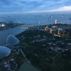 🇸🇬 マリーナ・ベイ・サンズ

インフィニティプールと客室からの眺め。

南国のシンガポールでも1月の曇り空は肌寒く、泳いでる人もまばらでした😅

#puku2'18
#puku2"01
#puku2'18.01シンガポール姉妹旅
#シンガポール#マリーナ・ベイ・サンズ#ホテル#夜景