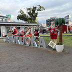 🔖福岡

博多駅や天神の周辺がサンタさんたくさんいたりクリスマスマーケットでホットチョコレートやホットワインが飲めたり！
夜はイルミネーションもとてもきれいかったです🎄🍫☕️
メリークリスマス🎅


📷2023 December