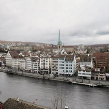 Lindenhof リンデンホフの丘 Zurich チューリヒ Switzerland スイス
石畳みの坂はベビーカーには厳しいけれど、丘の上からは絵に描いたようなヨーロッパの町並みが一望