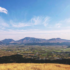 大観峰
今年の3月に行きました。
風が強くて寒かったけど、とても見晴らしが良くて綺麗でした。

#熊本県 #阿蘇 #大観峰