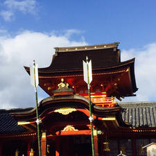 明けましておめでとうとございます。
初詣は恒例の石清水八幡宮へ。
今年もみなさんの旅フォトに
ワクワクし、うっとりし、
そして私もまた旅をしたいです。

#石清水八幡宮
#ジャンボ御神矢
#迎春のシンボル