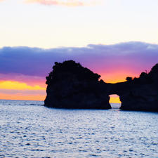 和歌山　円月島の夕焼け

早いうちから場所取らないと、人の山。