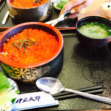 伊豆太郎　いくら丼