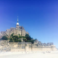 Le Mont-Saint-Michel
France
快晴でした。
今度来た時は夜も見たいです。