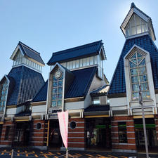 えちごトキめき鉄道　高田駅
直江津から電車で10分程
綺麗な駅舎でした。
＠新潟県上越市　＠高田駅