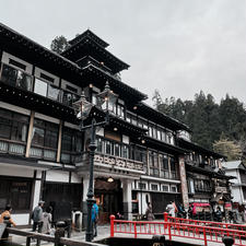 銀山温泉。昼の顔と夜の顔。