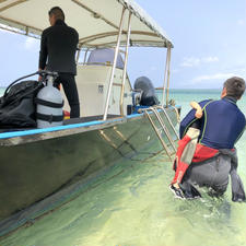 石垣島の川平湾でシュノーケリングやダイビング
【Diving School 海講座】

石垣島イチ綺麗！と言われる海が広がる「川平湾」。
シュノーケリングツアーやダイビングツアーをやっている【Diving School 海講座】さんは育児中のご家族がやっていて、子連れファミリーにも優しく、まるで友達の家に来たかのように楽しめます。