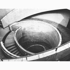 兵庫
兵庫県立美術館

螺旋階段とアートのオブジェ