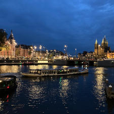 🇳🇱  オランダ・アムステルダム

「アムステルダム中央駅前の夜景」

旅行最後の夜景はとても美しかった🥰


#puku2'23
#puku2"10
#puku2ベネルクスへの旅🇳🇱
#puku2オランダ
#オランダ#アムステルダム