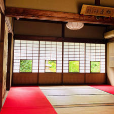 京都
雲龍院

雪見障子から夏の眺め