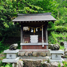 かえる神社🐸
下呂温泉合掌村内

こちらはまた別の場所のかえる神社です