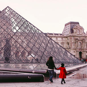 フランス
ルーブル美術館