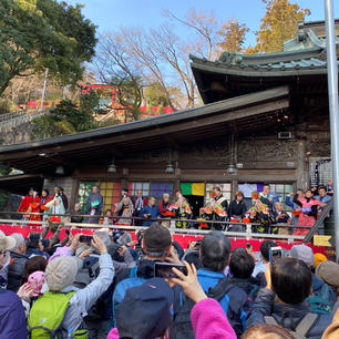 高尾山の豆まき！
おのののかさんやスターにしきの！北島三郎ファミリーが来てました。