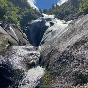 秋田県の桃洞滝