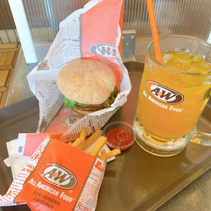 沖縄：A&W🍔