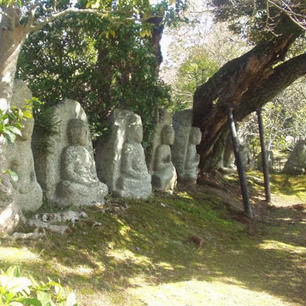 大覚寺　大沢池

石仏群


#サント船長の写真　#京都三大池　#時代劇の聖地　#石仏　#仏像石像