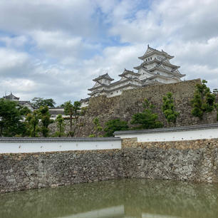 日本に残る数少ない現存天守、そのひとつが姫路城の天守。
お城としての形が多く残っていて、なおかつその姿も美しい。
「城好き」はもちろん「お城にそこまで興味のない人」でも、その美しさを楽しめると思います！