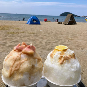 ウユニ塩湖の様な写真が撮れる所で有名。行った時間はそんな時間帯ではなかったのでかき氷で満喫。