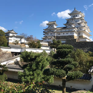 姫路城に行きました！
とても晴れていて、城が白い鷺の如くそびえ立っていました！