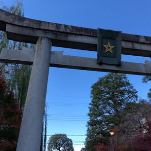 12月14日の京都、晴明神社にて。
紅葉はピークを過ぎていましたが、天気にも恵まれ、感謝をしながら後にしました。