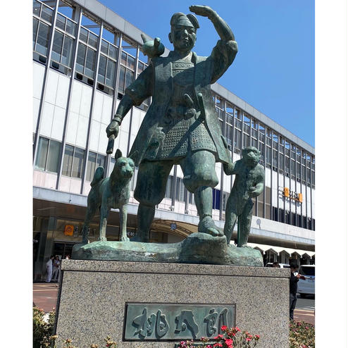 桃太郎像 岡山駅東口